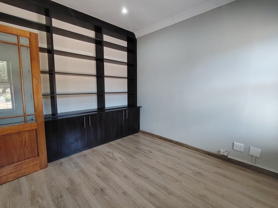 To Let 3 Bedroom Property for Rent in Jakarandas Western Cape